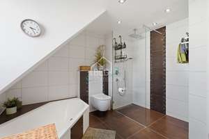 Modernisiertes Reihenmittelhaus mit großer Terrasse und Garten – Die vollständige Adresse der Immobilie erhältst du vom Anbieter., 71336 Waiblingen – Vorschaubild 14