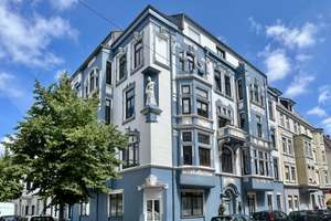 Altbaucharme in gepflegter Wohnanlage
