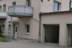 Doppelhaushälfte mit Garage und Balkon