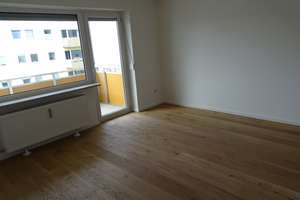 Zentrale 2-Zimmer-Wohnung Laimer Platz, ruhig, Balkon, Durchgangszimmer,  Garage – Fürstenrieder Str. 74, 80686 St. Ulrich, München – Vorschaubild 3
