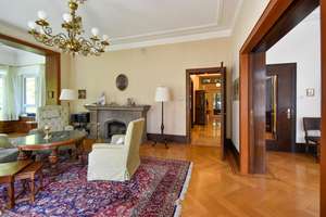 Stilvolle Villa in Bestlage!
Ein historischer Klassiker mit Raum für Generationen – Die vollständige Adresse der Immobilie erhältst du vom Anbieter., 45133 Bredeney, Essen – Vorschaubild 11