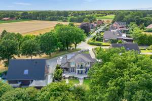 La Dolce Vita daheim! Junge Stadtvilla im mediterranen Stil mit Pool, PV-Anlage und Feldblick! – Die vollständige Adresse der Immobilie erhältst du vom Anbieter., 49716 Meppen – Vorschaubild 6