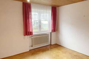 Ein- bis Zweifamilienhaus
mit Garage und Werkstatt
in Neu-Ulm/Reutti – Die vollständige Adresse der Immobilie erhältst du vom Anbieter., 89233 Neu-Ulm – Vorschaubild 11