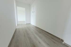 Schöne Aussicht! Renovierte 3-Zimmer-Wohnung mit Balkon! – Nietzscheweg 1, 45279 Freisenbruch, Essen – Vorschaubild 3
