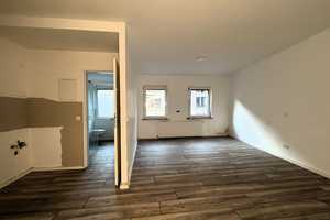 Perfekt für Senioren: 1-Zimmer-Wohnung mit elektrischen Rolläden & ebener Dusche in Hagen (05-101) – Rembergstraße 12, 58095 Hagen – Vorschaubild 1