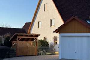 Gepflegtes Doppelhaus mit Garage in Hagenbüchach – Die vollständige Adresse der Immobilie erhältst du vom Anbieter., 91469 Hagenbüchach – Vorschaubild 1