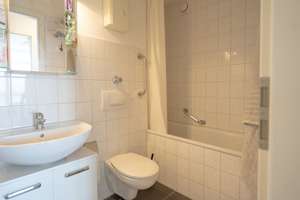 Krefeld-Uerdingen: komplett modernisierte 4-Zimmerwohnung mit großem Balkon und Einbauküche! – Die vollständige Adresse der Immobilie erhältst du vom Anbieter., 47829 Uerdingen, Krefeld – Vorschaubild 13