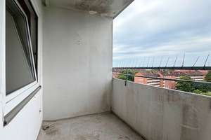 Bezugsfreie 2-Zimmer-Wohnung mit  Weitblick, Balkon, Aufzug und Bodenkammer // Kiel-Dietrichsdorf – Braunsberger Weg 10, 24149 Neumühlen-Dietrichsdorf, Kiel – Vorschaubild 11