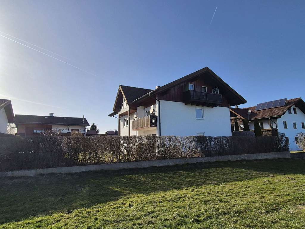 Immobilie in Obing - Ein Haus, drei Wohnungen, viele Ideen - MFH mit großem Grundstück, Obing - Bild 3