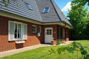 Wohnen mit Weitblick: großzügiges Familienhaus im begehrten Husum-Schobüll an der Nordseeküste