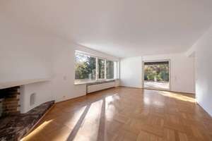 Familiär und vielseitig: Großzügige Villa mit viel Privatsphäre, Garten und Pool – Die vollständige Adresse der Immobilie erhältst du vom Anbieter., 81827 Waldtrudering, München – Vorschaubild 2