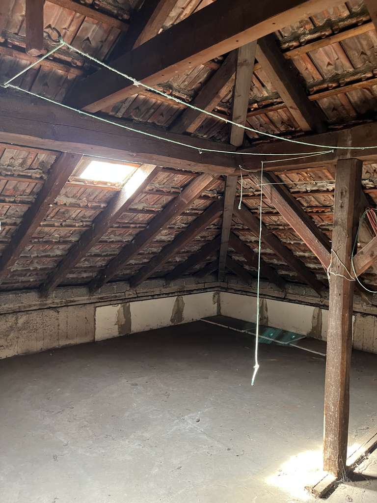 Immobilie in Oberhausen - 2-Zimmer-Wohnung im Dachgeschoss zum Selbstausbau mit Baugenehmigung - Bild 2