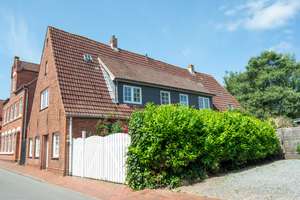 Tönning! Mehrfamilienhaus mit 4 Wohneinheiten inklusive Küstenflair – Die vollständige Adresse der Immobilie erhältst du vom Anbieter., 25832 Tönning – Vorschaubild 2