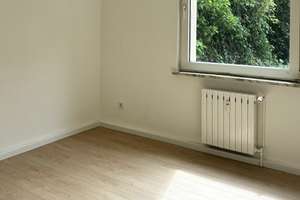 Wohnung mit 4 Zimmern und praktischer Aufteilung für Sie frisch renoviert im Grünen – Spichernstraße 63, 47137 Untermeiderich, Duisburg – Vorschaubild 3