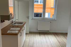 Schöne renovierte 3-Zimmer Wohnung mit Einbauküche *AB SOFORT VERFÜGBAR* – Vereinsstraße 11, 47799 Krefeld – Vorschaubild 1