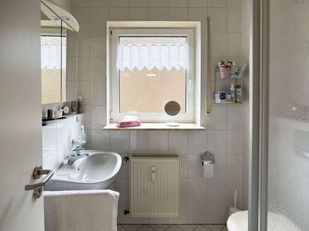 Immobilie in Idar-Oberstein - Vermietete 2-Zimmer-Wohnung mit Balkon & Stellplatz – solide Kapitalanlage - Bild 3