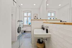 Luxurious, freshly renovated 4 room apartment in Prenzlauer Berg in the heart of Berlin – Die vollständige Adresse der Immobilie erhältst du vom Anbieter., 10405 Prenzlauer Berg, Berlin – Vorschaubild 24