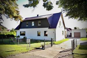 Zweifamilienhaus mit zwei Wohneinheiten und hochwertiger Ausstattung – Die vollständige Adresse der Immobilie erhältst du vom Anbieter., 17398 Ducherow – Vorschaubild 2