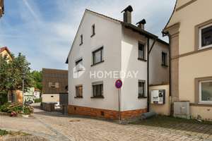 Großzügiges Einfamilienhaus mit Kamin, Balkon, Garage und großem Gestaltungspotenzial in Schönbrunn – Die vollständige Adresse der Immobilie erhältst du vom Anbieter., 96185 Schönbrunn im Steigerwald – Vorschaubild 2