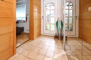 GEMÜTLICHES HAUS MIT GROSSEM, MODERNEN WINTERGARTEN - TEILWEISE UNTERKELLERT - FUSSLÄUFIG ZUR DAHME – Bärdorfer Zeile 27, 12489 Adlershof, Berlin – Vorschaubild 2