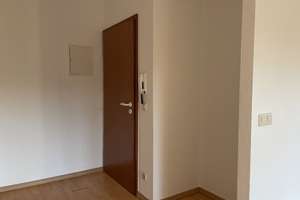 Single-Traum-Wohnung als Anlage mit Potential - Küche und Bad mit Fenster, Balkon sowie Stellplatz!  – Waldblick 34, 9131 Hilbersdorf, Chemnitz – Vorschaubild 5