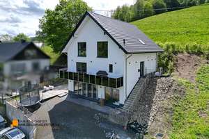 Neuwertiges & modernes Einfamilienhaus mit besonderem Grundstückskonzept auf drei Ebenen – Die vollständige Adresse der Immobilie erhältst du vom Anbieter., 51645 Gummersbach – Vorschaubild 21