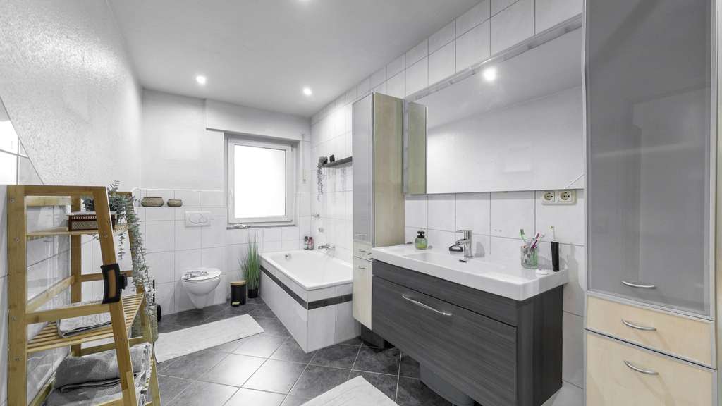 Immobilie in Bissendorf - OPEN HOUSE: Zweifamilienhaus mit Wintergarten in Bissendorf - Bild 1