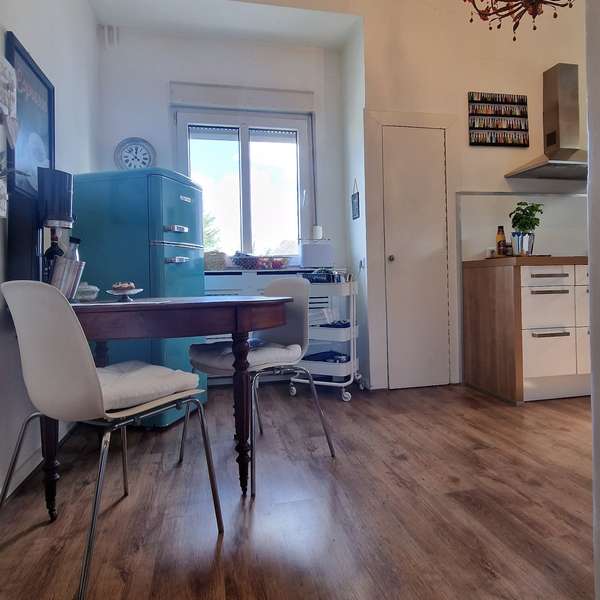 *** sehr schöne und große Altbau-3 Zimmer-Wohnung mit Balkon und Garage, Soers ***