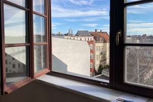 Schöne 2R DG-Wohnung im Waldstraßenviertel