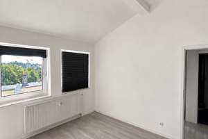 1-Zimmer-Dachgeschosswohnung mit Einbauküche in Solingen | 33 m² – Konrad-Adenauer-Straße 82, 42651 Solingen-Mitte, Solingen – Vorschaubild 5