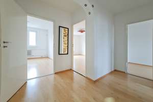 Charmante 3 -Zimmer-Wohnung im Güntzelkiez – Balkon, Stellplatz & viel Potenzial