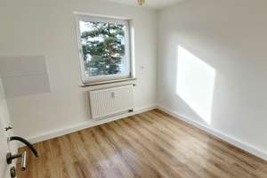 **Attraktive ruhige Wohnung  + Frei + Balkon**  – Weddingenstr 13, 86179 Haunstetten-Nord, Augsburg – Vorschaubild 4