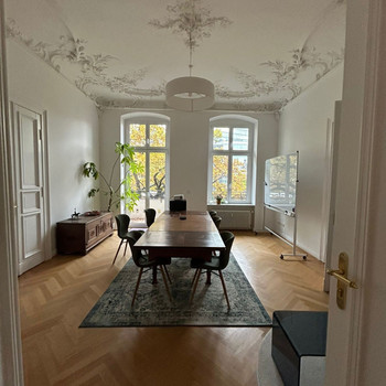 Repräsentative Bürofläche mit Altbau-Charme!