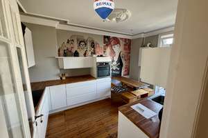 Hochwertige 2-Zimmer-Wohnung im Dachgeschoss mit ruhigem Wohnambiente!!