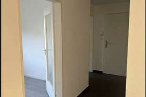 Charmante 3 Zimmer-Etagenwohnung mit Balkon, Garage und Außenstellplatz - sofort bezugsfrei! – Die vollständige Adresse der Immobilie erhältst du vom Anbieter., 71034 Böblingen – Vorschaubild 1