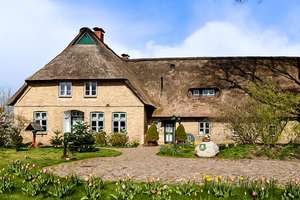 Stilvolles Landhaus für die ganze Familie – Die vollständige Adresse der Immobilie erhältst du vom Anbieter., 25725 Schafstedt – Vorschaubild 2
