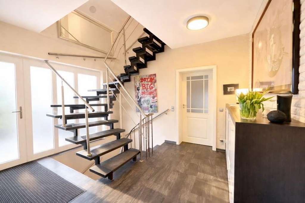 Immobilie in Alveslohe - * Zuhause mit Lebensqualität * Viel Platz für die ganze Familie - Bild 2