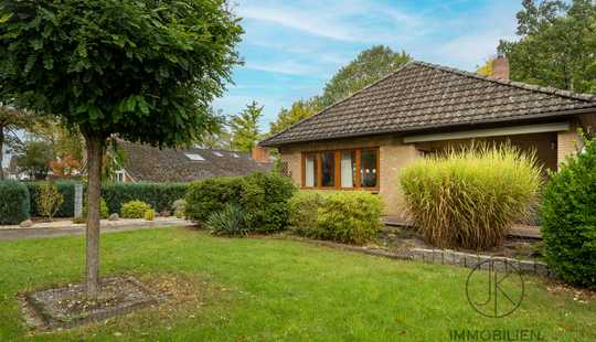 Bild von ***Heller Bungalow mit großem Grundstück, Vollkeller und idyllischem Garten in Bremen-Huchting