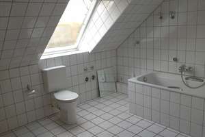 Sehr schöne und gut aufgeteilte 2 1/2 Raum Dachgeschosswohnung – Kriemhildstr. 17, 45892 Resse, Gelsenkirchen – Vorschaubild 9
