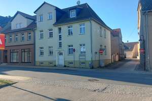Mehrfamilienhaus mit 4 WE
in zentraler Lage – Die vollständige Adresse der Immobilie erhältst du vom Anbieter., 19417 Warin – Vorschaubild 2