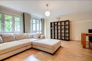 Möbliert: Schönes, möbliertes 4-Zimmer Haus in Haus mit Garten