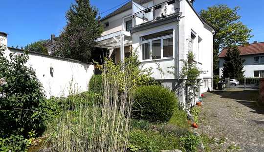 Bild von Wiesbaden Erbenheim: Gepflegte, solide 2-Familien-Villa aus der Gründerzeit! Top Renditemöglichkeit!