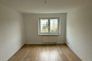 Gemütliche 3-Zimmer mit Balkon, Laminat und Wannenbad in ruhiger Lage! – Humboldtstraße 18, 9130 Sonnenberg, Chemnitz – Vorschaubild 3