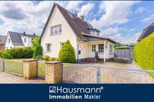 Ein Haus – viele Möglichkeiten: Großzügiges Ein-/Zweifamilienhaus in Norderstedt-Glashütte! – Böttgerstraße 39, 22851 Norderstedt – Vorschaubild 1