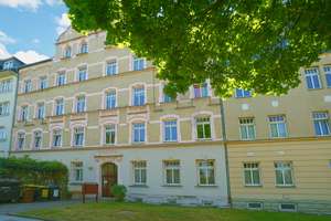 !! Wohnen am Zeisigwald !! Sanierte, helle  3 Raum EG-Whg. mit Tageslichtbad und Balkon