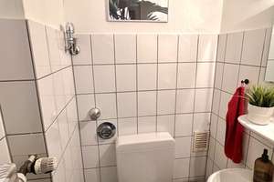 ** 3 ZIMMER DACHGESCHOSS WOHNUNG FÜR SPORTLICHE - WG GEEIGNET, SANIERTER ALTBAU NÄHE FÜRSTENPLATZ** – Remscheider Str. XX, 40215 Friedrichstadt, Düsseldorf – Vorschaubild 9