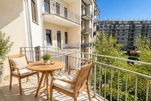 So schön kann Wohnen sein – Stilvoll renovierte 3-Zimmer-Wohnung mit Flair! Süd-Balkon & Aufzug!