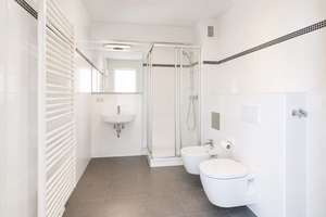 Urban wohnen. Im Grünen leben. Penthousegefühl: Moderne 3-Zimmerwohnung mit Südwestbalkon – Die vollständige Adresse der Immobilie erhältst du vom Anbieter., 80686 Land in Sonne, München – Vorschaubild 10