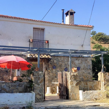 CHERCOS ALMERÍA. LANDHAUS MIT 3 SCHLAFZIMMERN ZU VERKAUFEN.