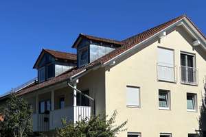 Sonnige Dachgeschoßwohnung in zentraler Lage – Schultheißstr 56, 85057 Friedrichshofen-Hollerstauden, Ingolstadt – Vorschaubild 2